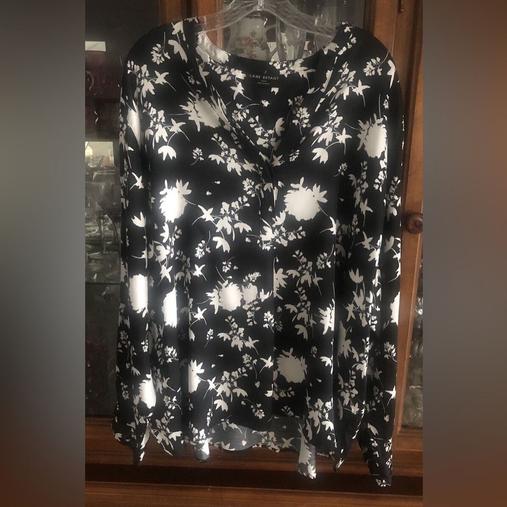 Long sleeve black and white satin tunic Lane Bryant size 14/16